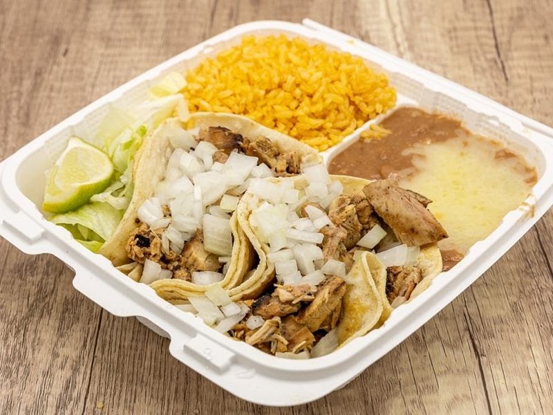 Casita Taco Al Carbon food